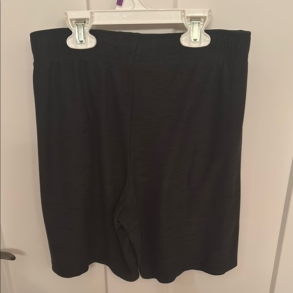 Old Navy charcoal grey boys’ elastic waist shorts, size 10-12 - Picture 3 of 5